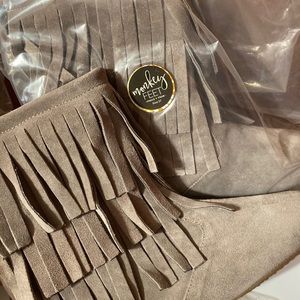 Monkey Feet Fringe Boots